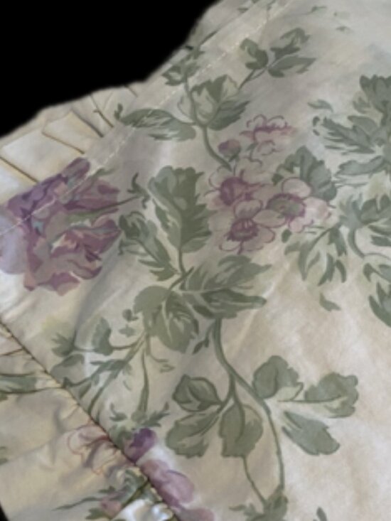 Rachel Ashwell Simply Shabby Chic Lilac Lavender Ruffle  Rachel Ashwell Lavender Paisley Duvet w/ pillowcases and sham